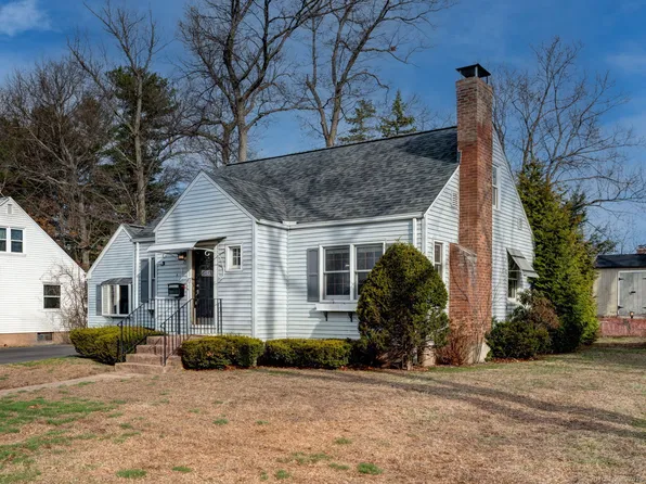 15 French Road, Manchester, CT 06042