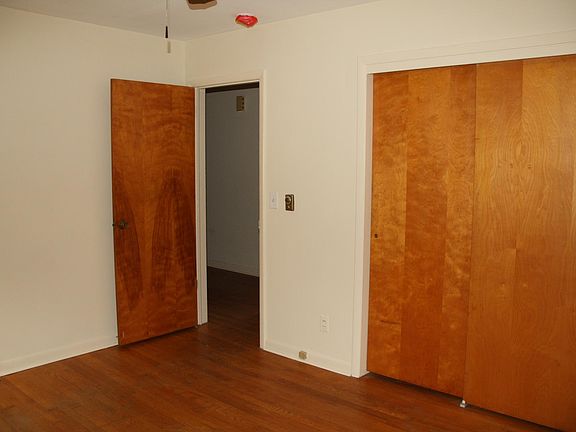 Bedroom 1, different angle.