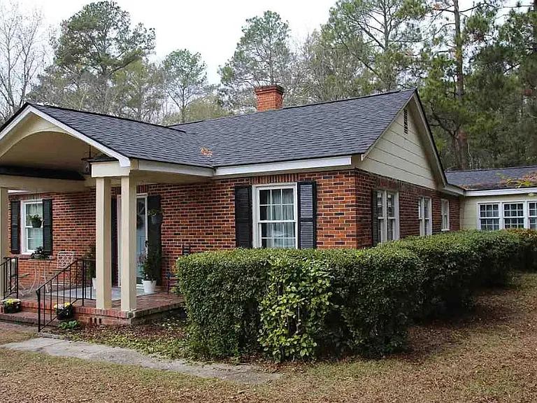 928 W Lydia Hwy — Photo 2
