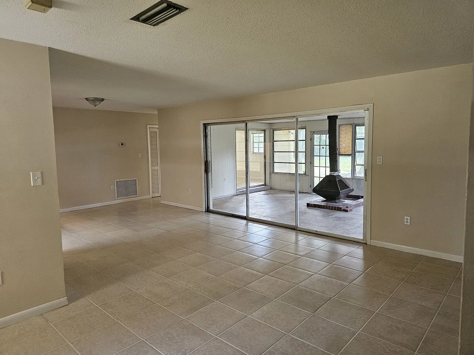 617 Silver Pass - 1 — Photo 4