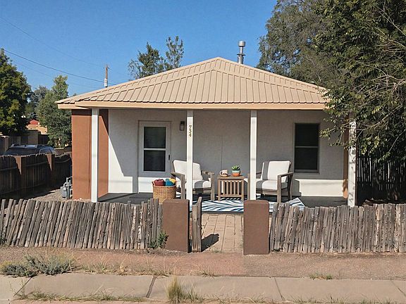 4th image of 734 Baca St