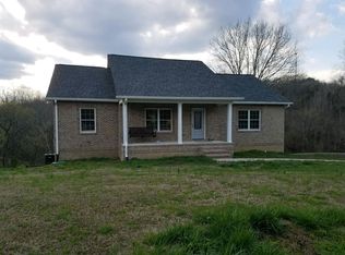 121 Gibbs Landing Dr, Carthage, TN 37030