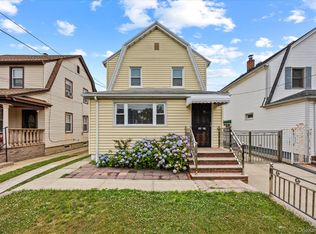 8973 215th St, Queens Village, NY 11427