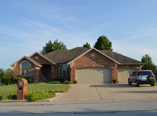 708 E Niangua Dr, Nixa, MO 65714