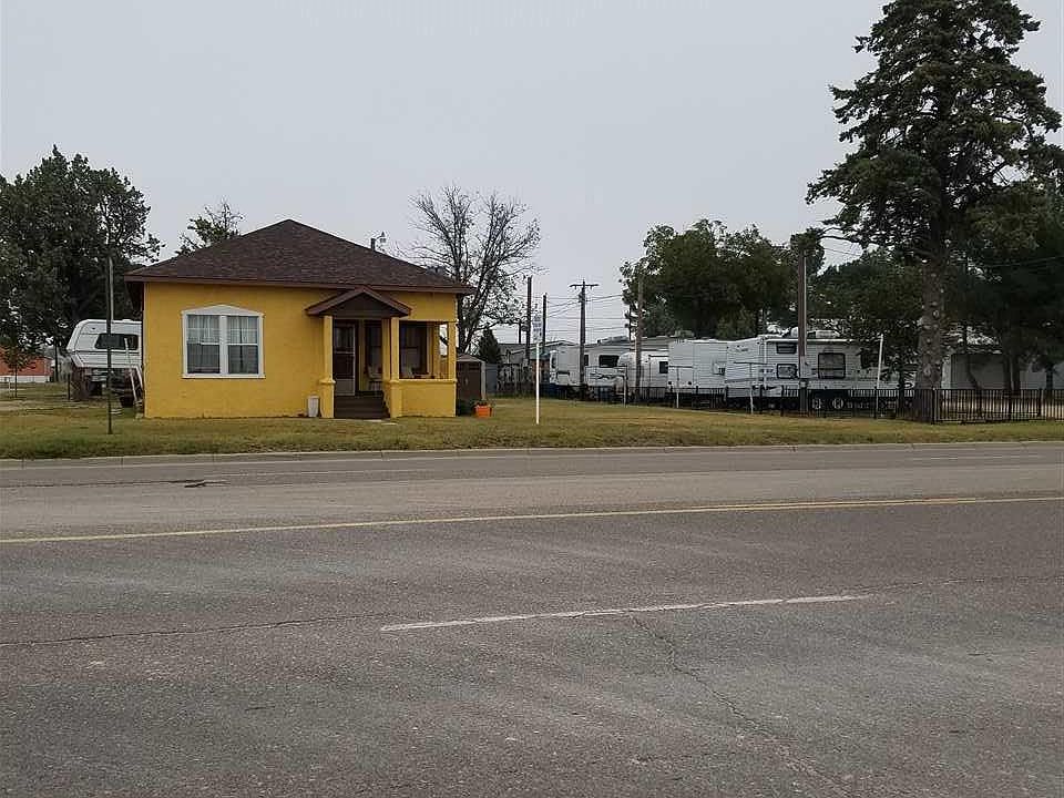 1st image of 301 W Avenue D