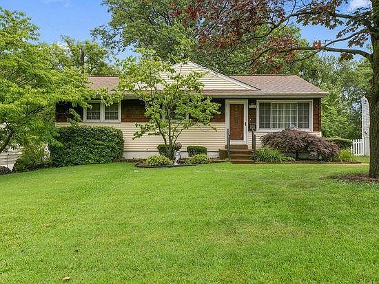 1st image of 11016 Hillhurst Ln