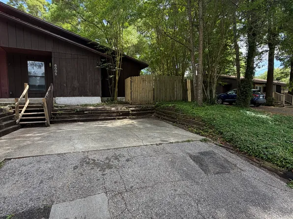 6005 Born Ct, Pensacola, FL 32504