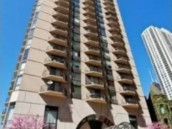70 W Huron St #G12, Chicago, IL 60654