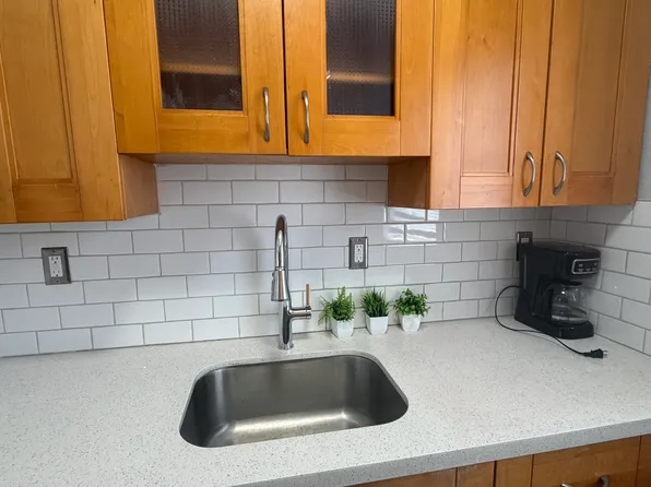 110 SE 7th St APT 10, Hallandale Beach, FL 33009