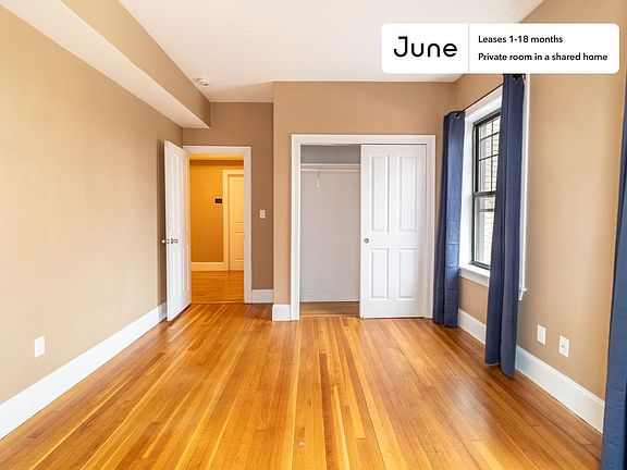 4th image of 1592 Beacon St #3-B