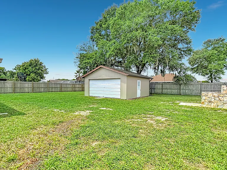 3255 Amherst Ave — Photo 52