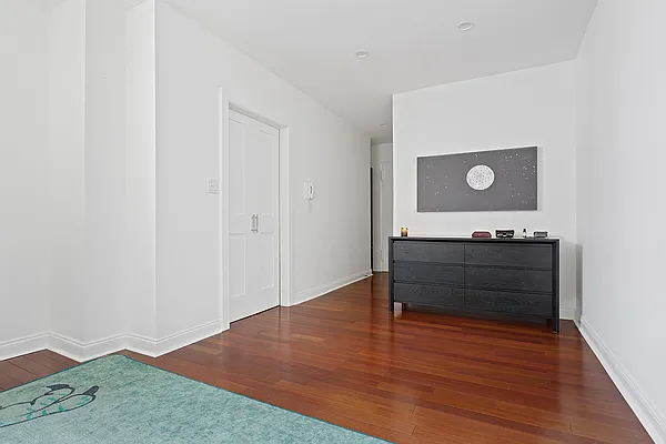 Sold by Christie's International Real Estate Group, LLC | media 20