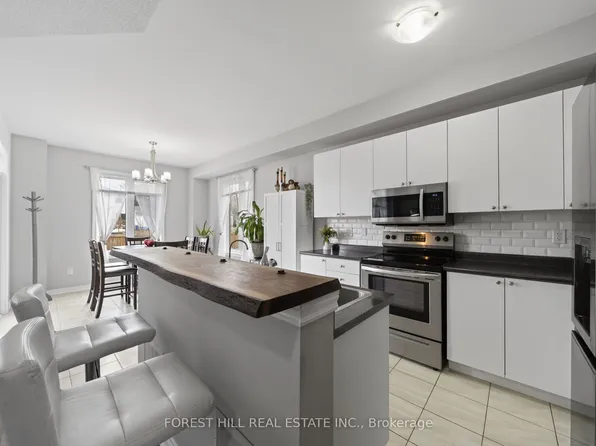 37 Greenwood Dr, Essa, ON L3W 0N5