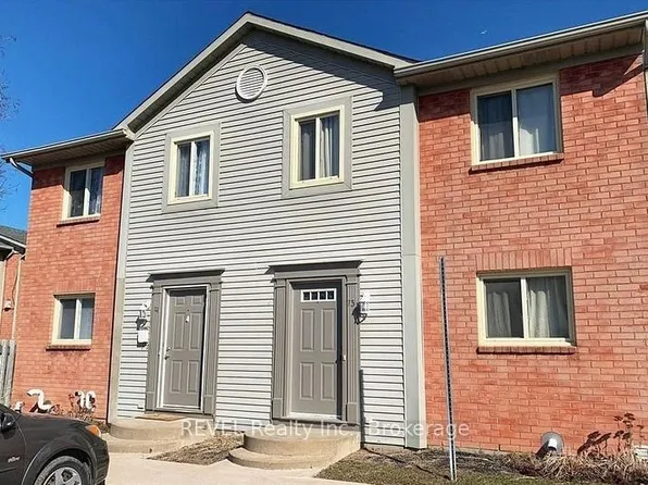 65 Dorchester Blvd #74, Saint Catharines, ON L2M 7T2