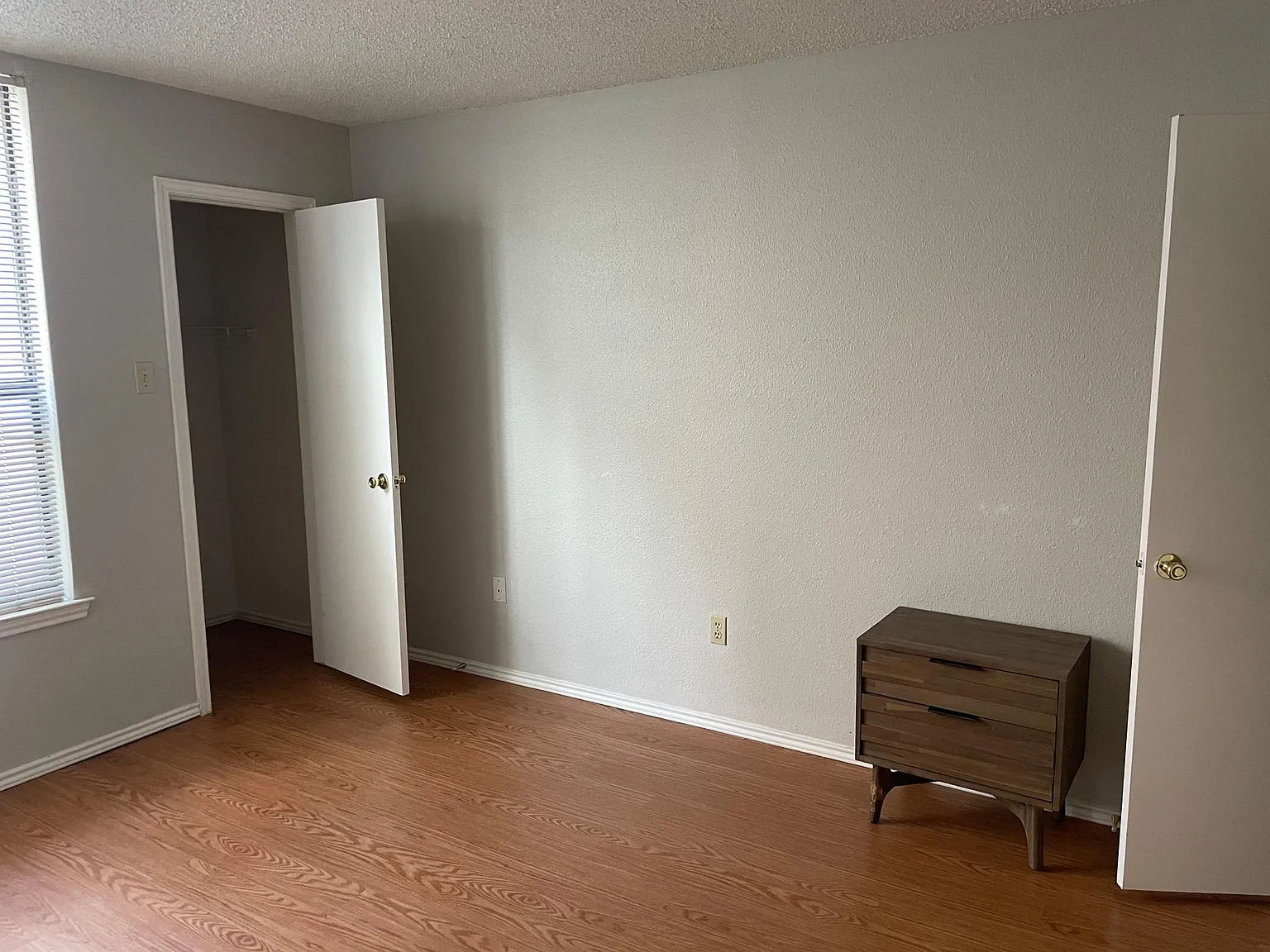 2409 Leon St — Photo 4