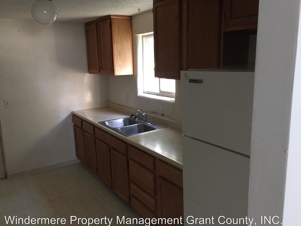 1st image of 705 4th Ave SE #1