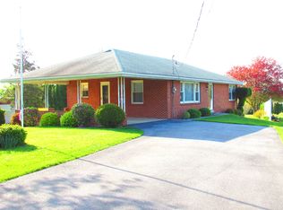 5525 Chambers Hill Rd, Harrisburg, PA 17111