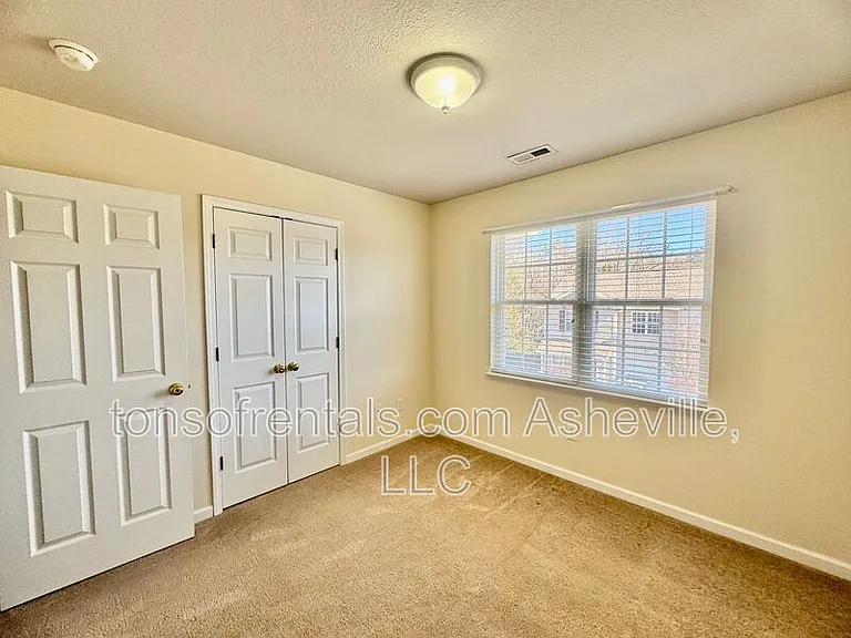 85 Farington Cir — Photo 12