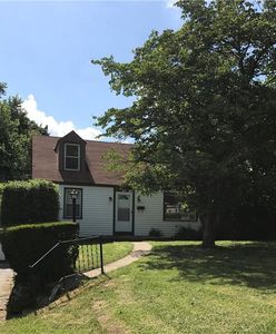 165 Collins Dr, Pittsburgh, PA, 15235