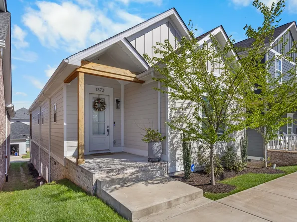 1372 Hicks Edgen Rd, Pleasant View, TN 37146