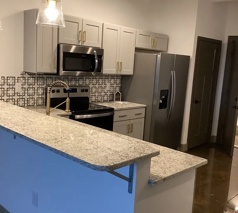 110 E Chestnut St #202