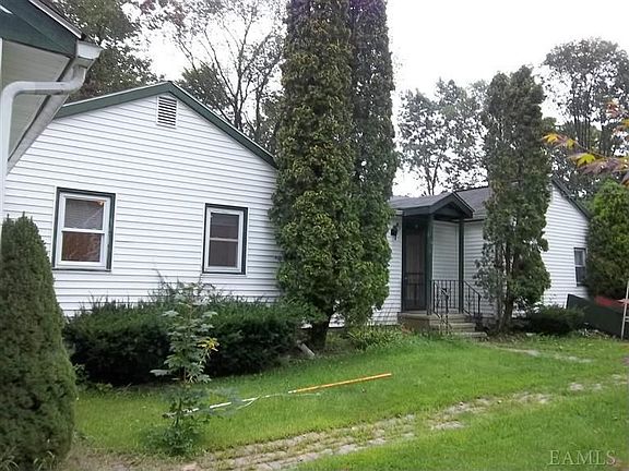 2nd image of 46 Hampton Dr