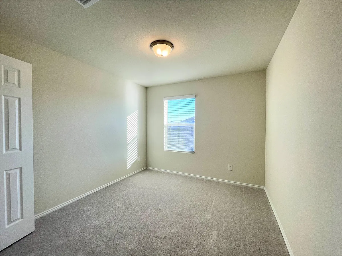Building Photo - 16020 Rein Ave