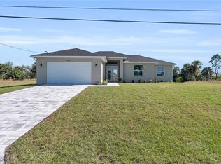 526 NW 9th St, Cape Coral, FL 33993
