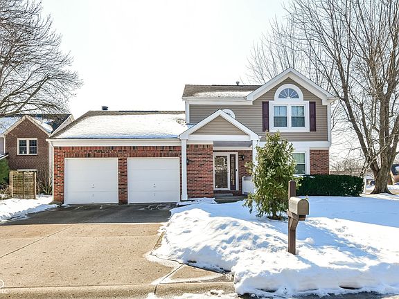 3rd image of 8545 Woodstone Ct