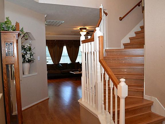 4th image of 5112 Brett Dr