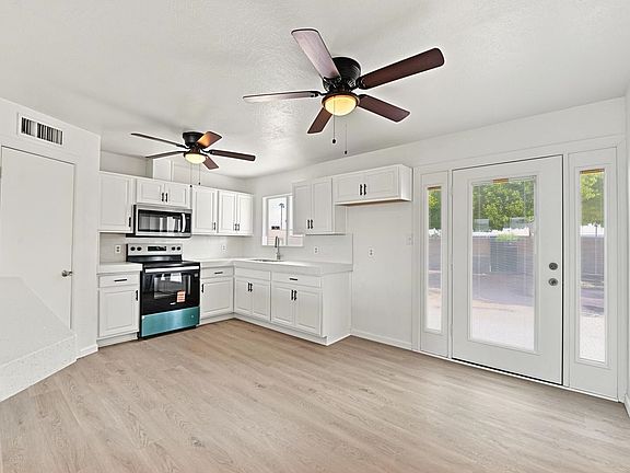 5th image of 2784 S Maple Ave