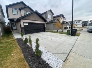1412 14th St NW, Edmonton, AB T6T 2S2