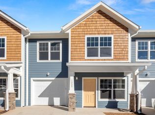 1055 Baldwin Commons Dr, Arden, NC 28704