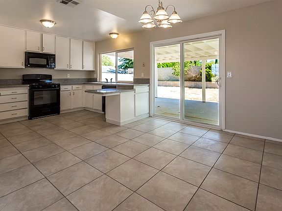 3rd image of 39008 Dianron Rd