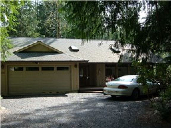 5th image of 554 E Pointes Dr W