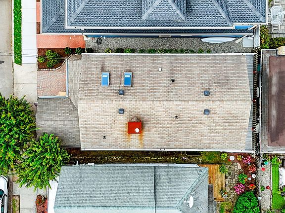 3rd image of 107 Stockton Avenue