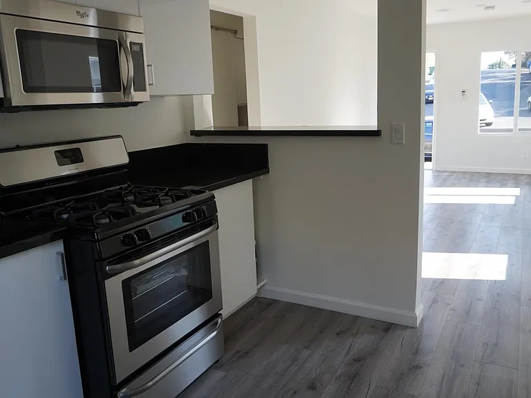 1755 Kent St — Photo 10