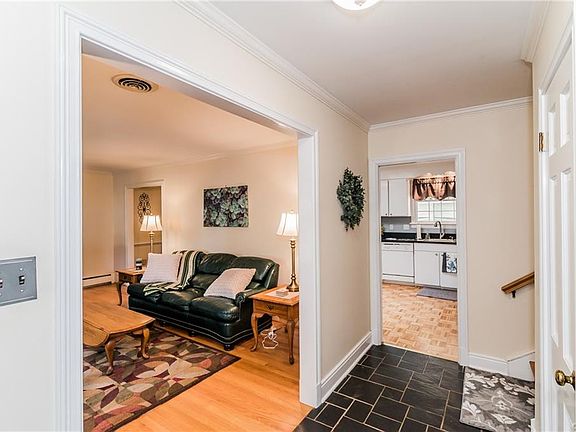 2nd image of 9303 Skyview Dr