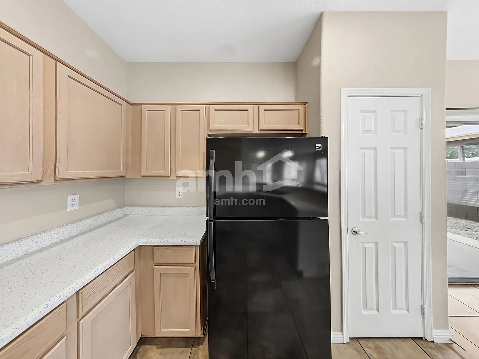 3 bed, 2.0 bath, 1426 sqft, $1,860 — Photo 4