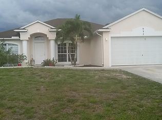 992 SW McComkle Ave, Port Saint Lucie, FL 34953