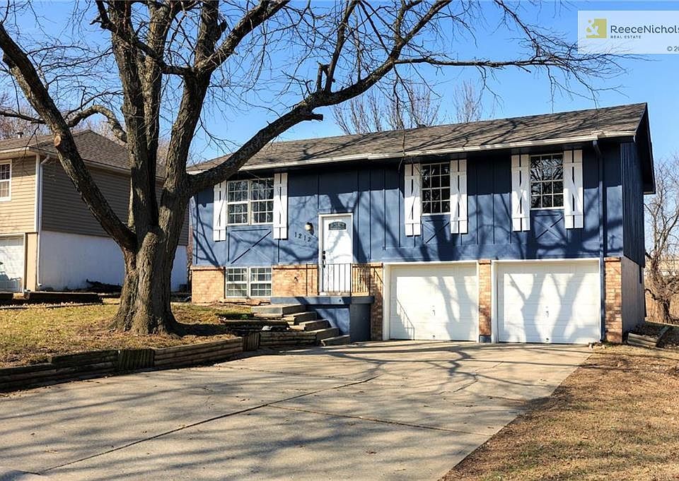1st image of 1212 NW Golfview Dr