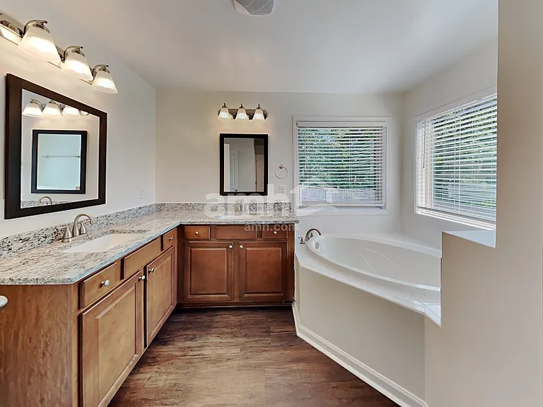 1225 Grayson Oaks Dr — Photo 9