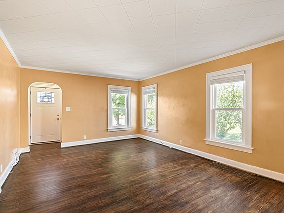2nd image of 474 Cline Ave