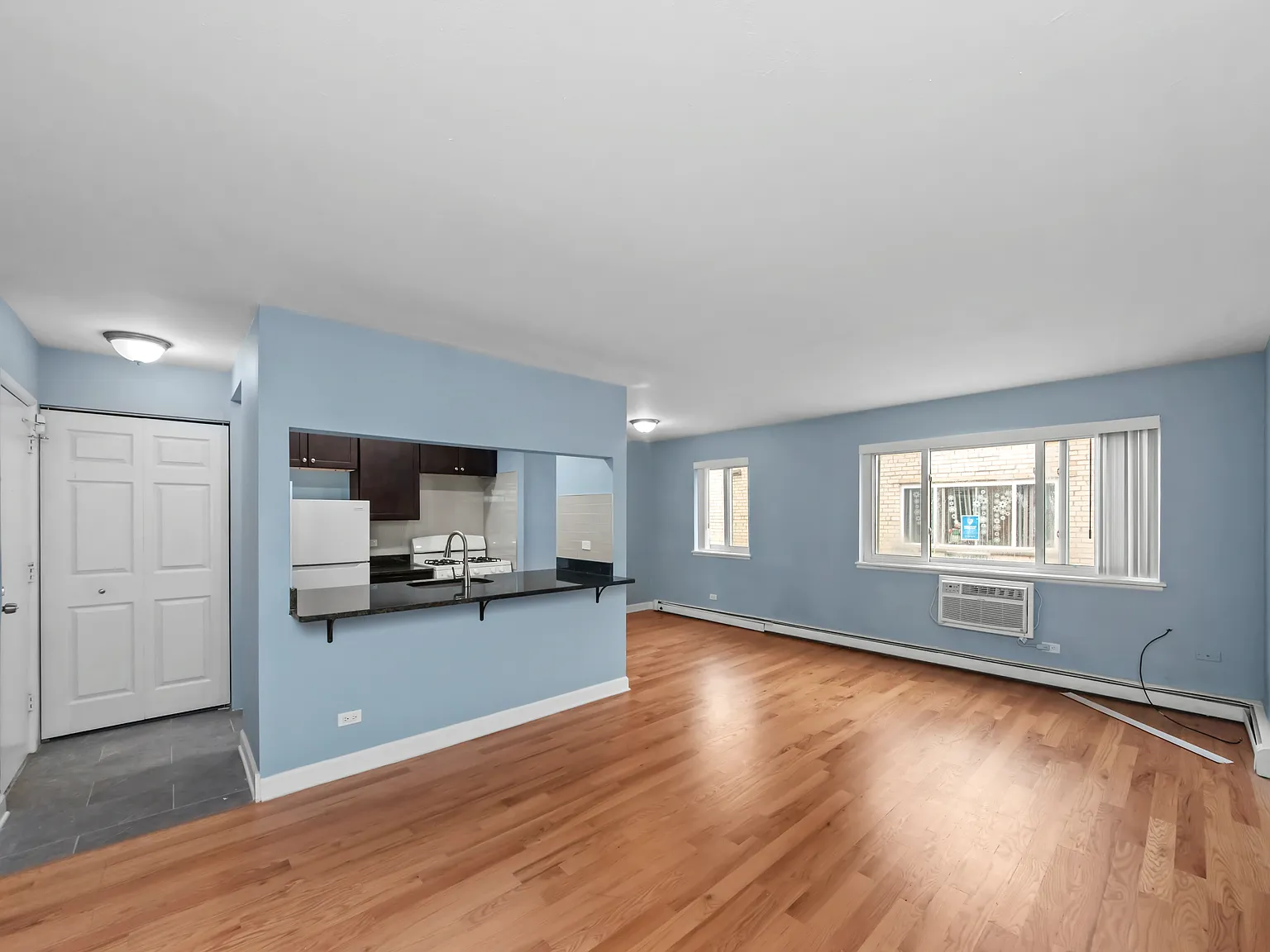 1 bed, 650 sqft, $1,950 — Photo 1
