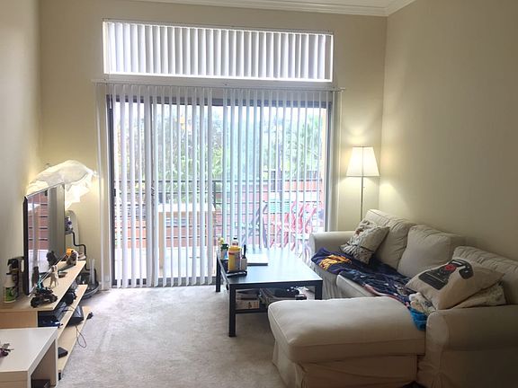 4th image of 20504 Ventura Blvd APT 310