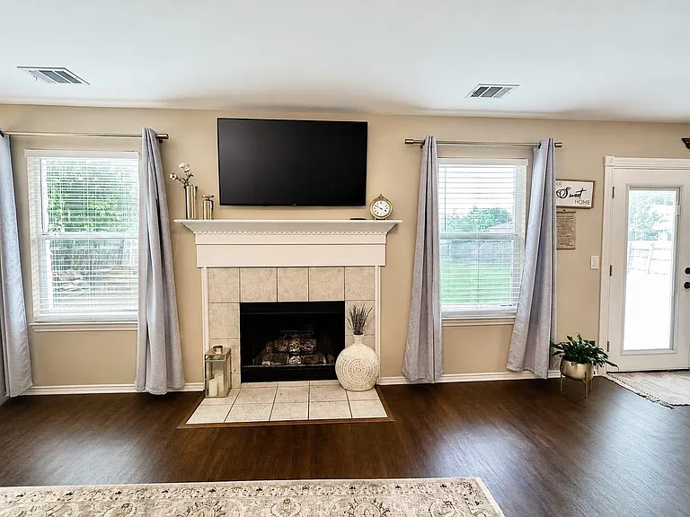 817 Tapestry Cv — Photo 9