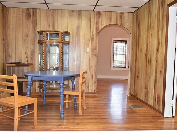 4th image of 304 E Brown Ave