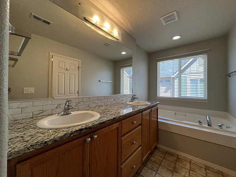 17085 SW Pleasanton Ln — Photo 23