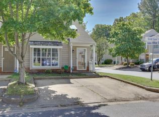 9 Gold Leaf Pl, Hampton, VA 23666