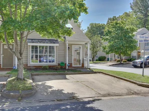 9 Gold Leaf Pl, Hampton, VA 23666